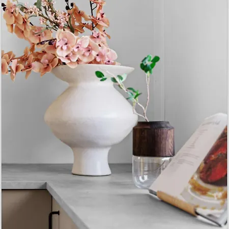 Utleie Av Romslig Og Velutstyrt 10 Minutter Fra Sentrum For Opptil 4 Personer Stavanger