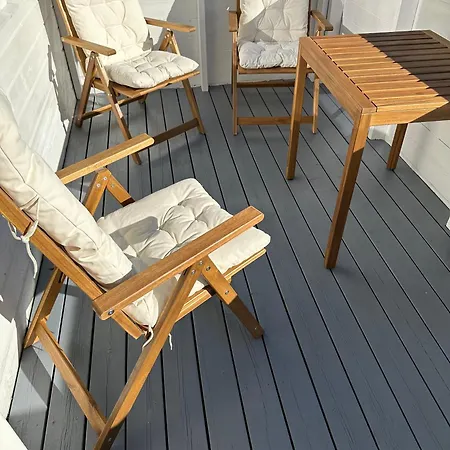 Utleie Av Romslig Og Velutstyrt 10 Minutter Fra Sentrum For Opptil 4 Personer Apartament *