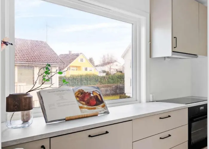 Utleie Av Romslig Og Velutstyrt 10 Minutter Fra Sentrum For Opptil 4 Personer Apartament Stavanger