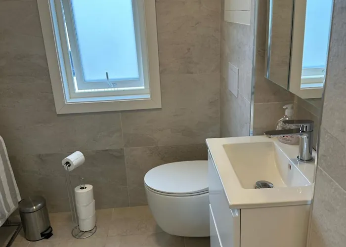 Utleie Av Romslig Og Velutstyrt 10 Minutter Fra Sentrum For Opptil 4 Personer סטוונגר