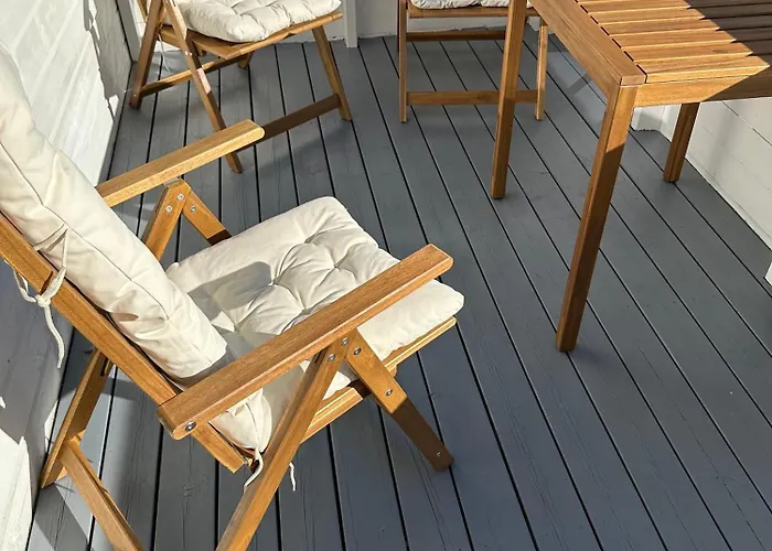 Utleie Av Romslig Og Velutstyrt 10 Minutter Fra Sentrum For Opptil 4 Personer Apartament *